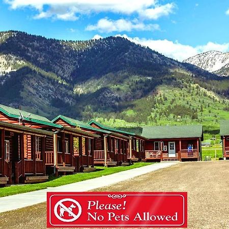 Wolf Den Log Cabin Motel And Rv Park Thayne Ngoại thất bức ảnh