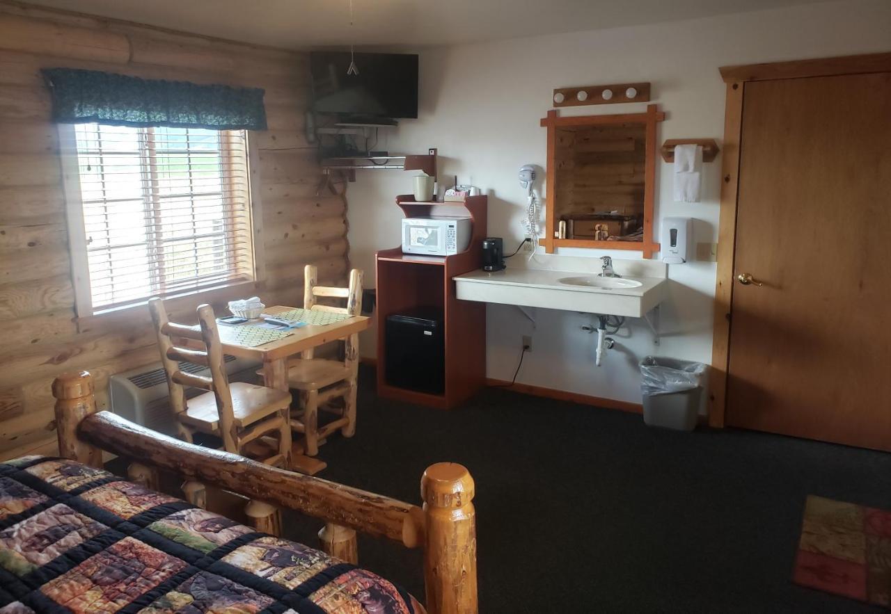 Wolf Den Log Cabin Motel And Rv Park Thayne Ngoại thất bức ảnh