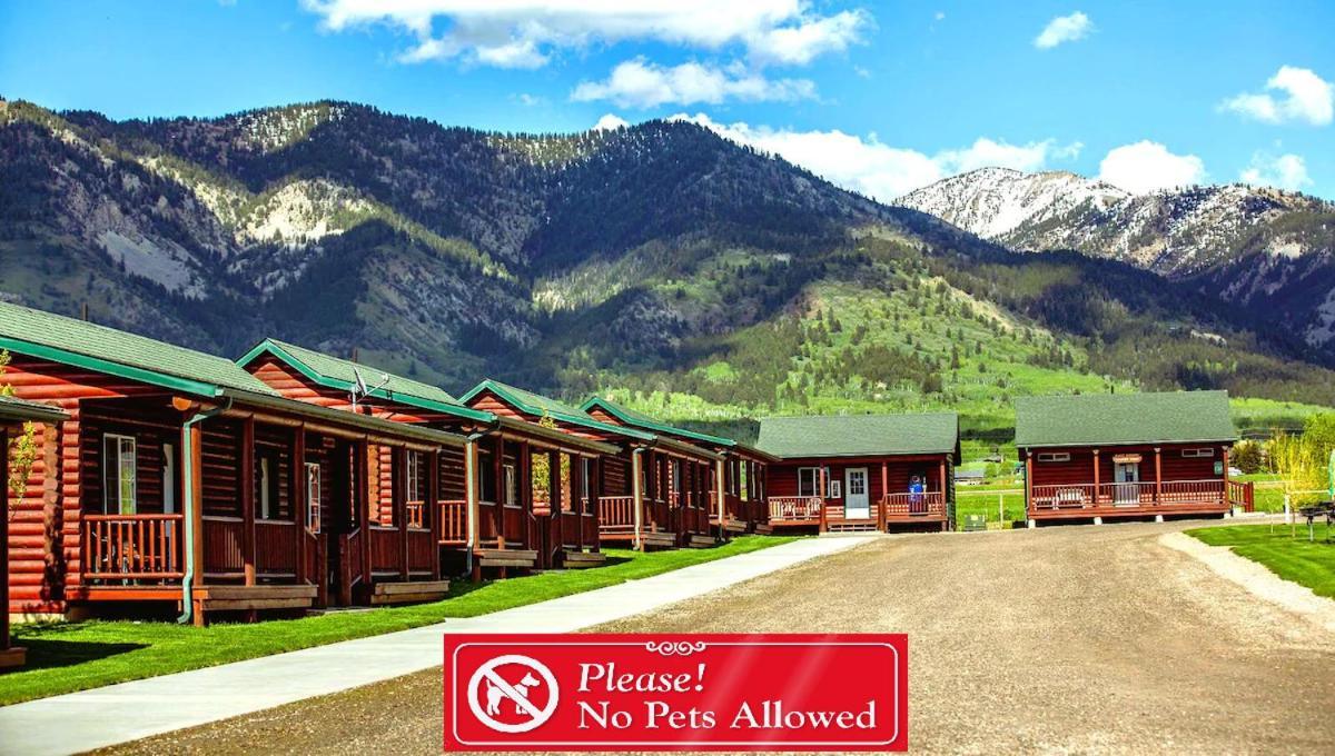 Wolf Den Log Cabin Motel And Rv Park Thayne Ngoại thất bức ảnh
