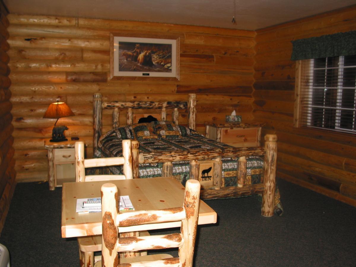 Wolf Den Log Cabin Motel And Rv Park Thayne Ngoại thất bức ảnh