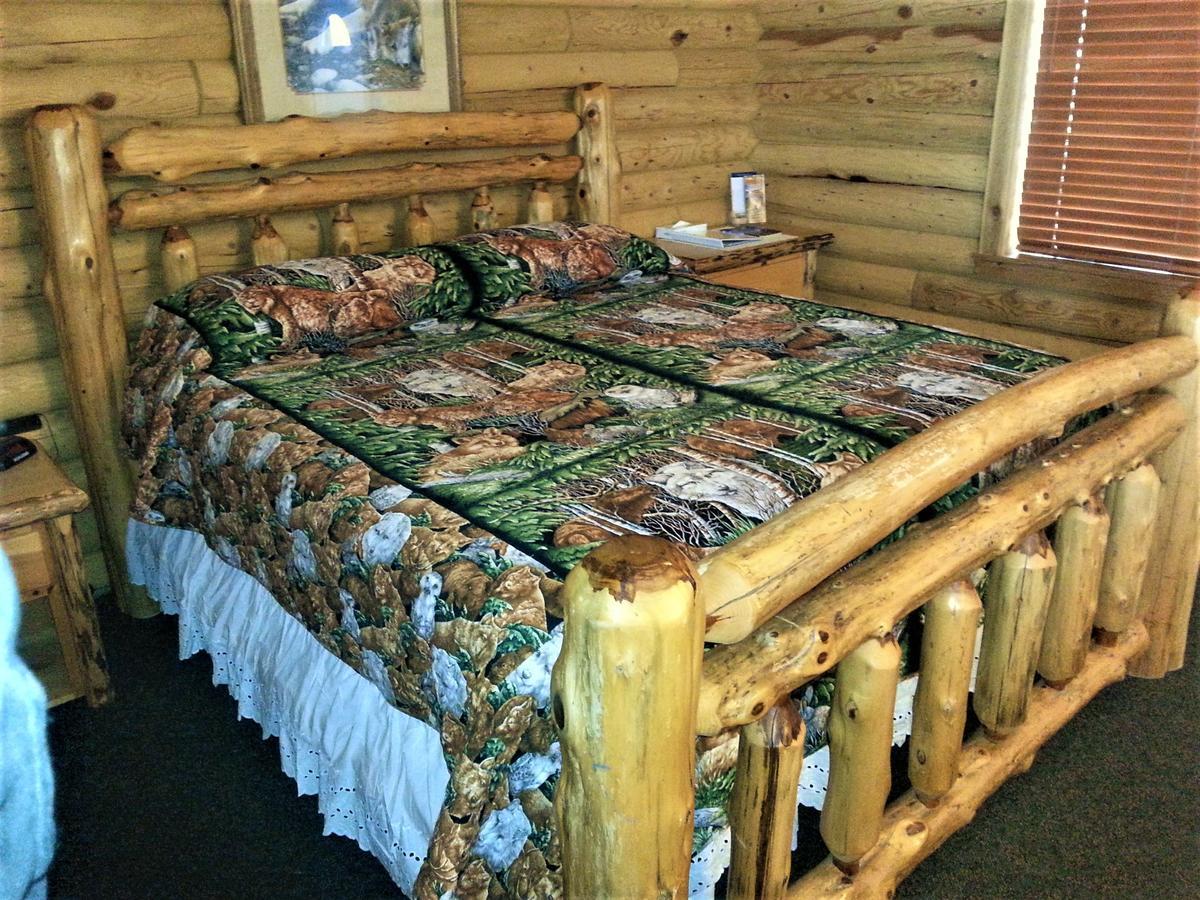 Wolf Den Log Cabin Motel And Rv Park Thayne Ngoại thất bức ảnh