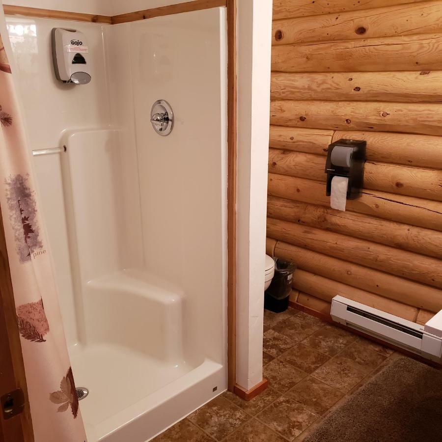 Wolf Den Log Cabin Motel And Rv Park Thayne Ngoại thất bức ảnh