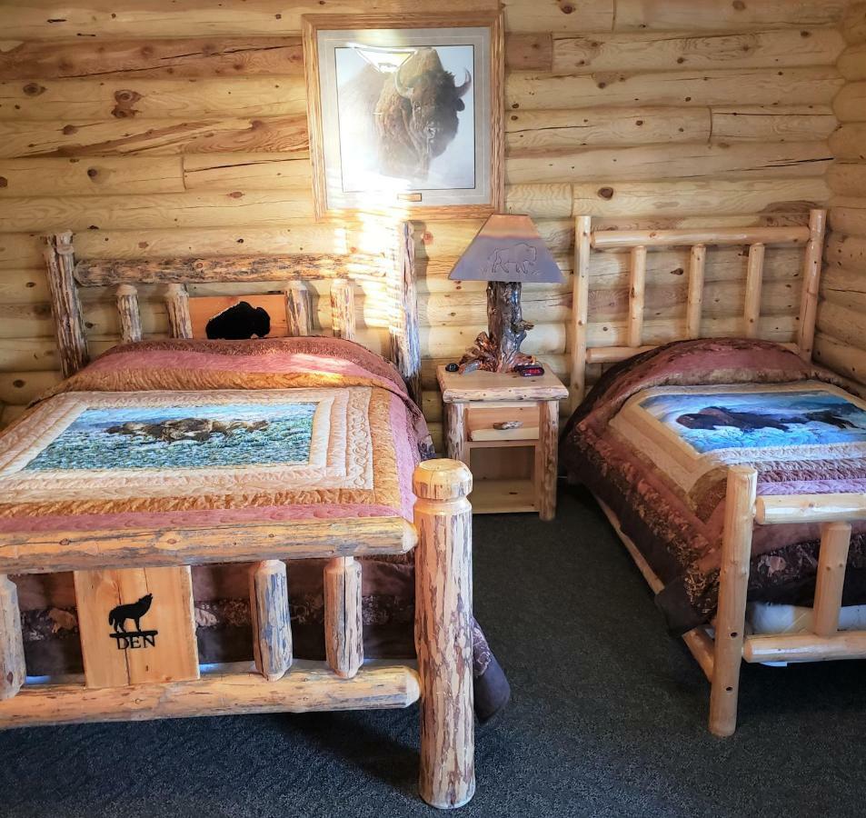 Wolf Den Log Cabin Motel And Rv Park Thayne Ngoại thất bức ảnh